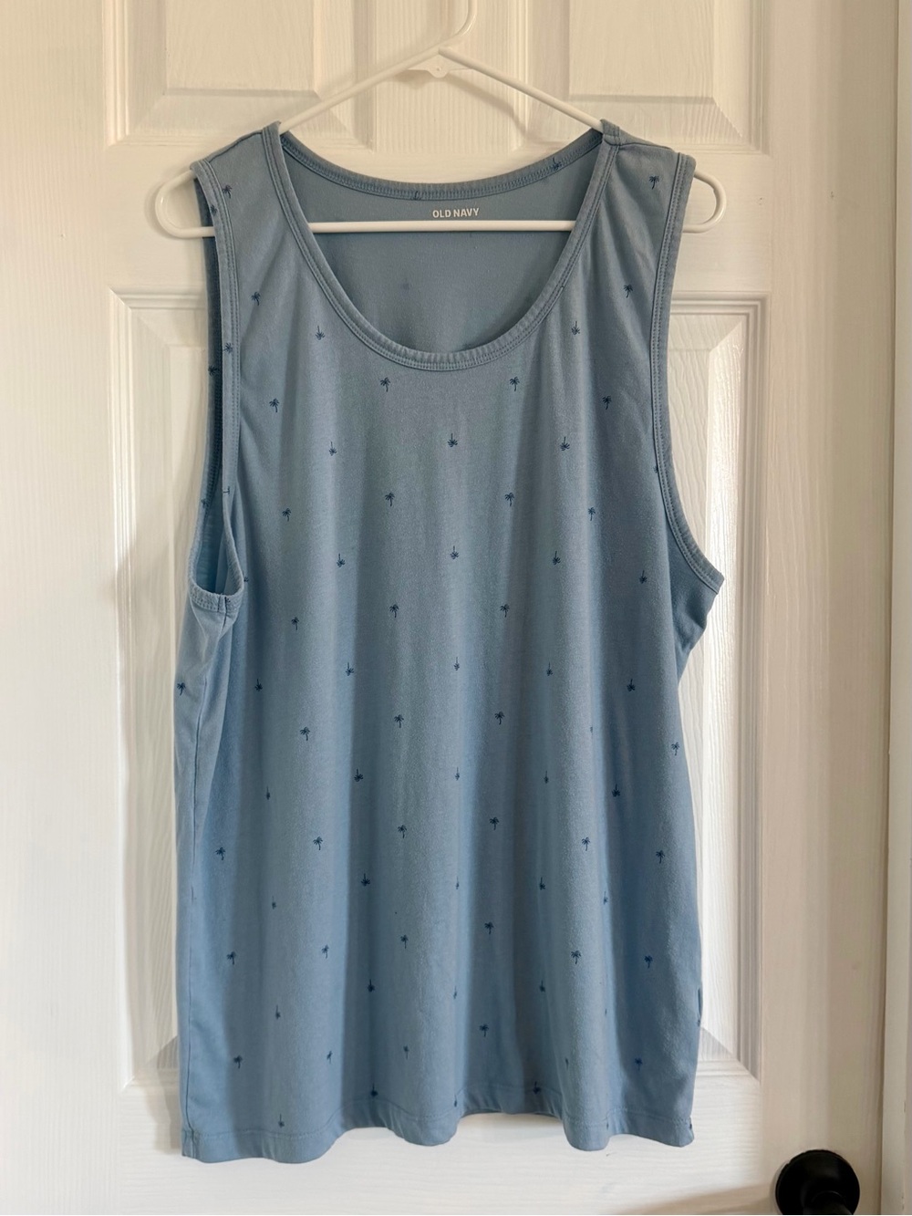 Old Navy Men’s Light Blue Sleeveless Top